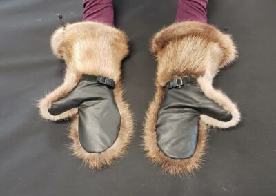 custom beaver mittens with leather palm by Rug Be Bears